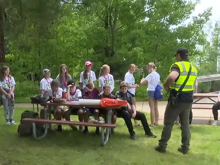 Kids learn about first responders during Camp 911 - Vimarsana News